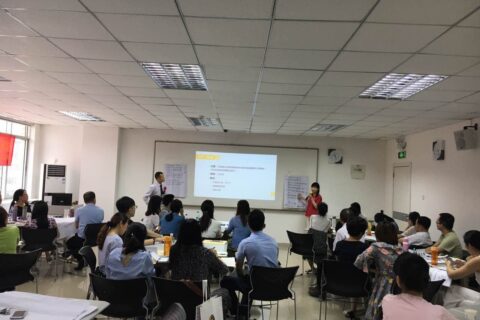 智帮咨询，如何选择薪酬绩效咨询公司：轻松搞定不踩坑